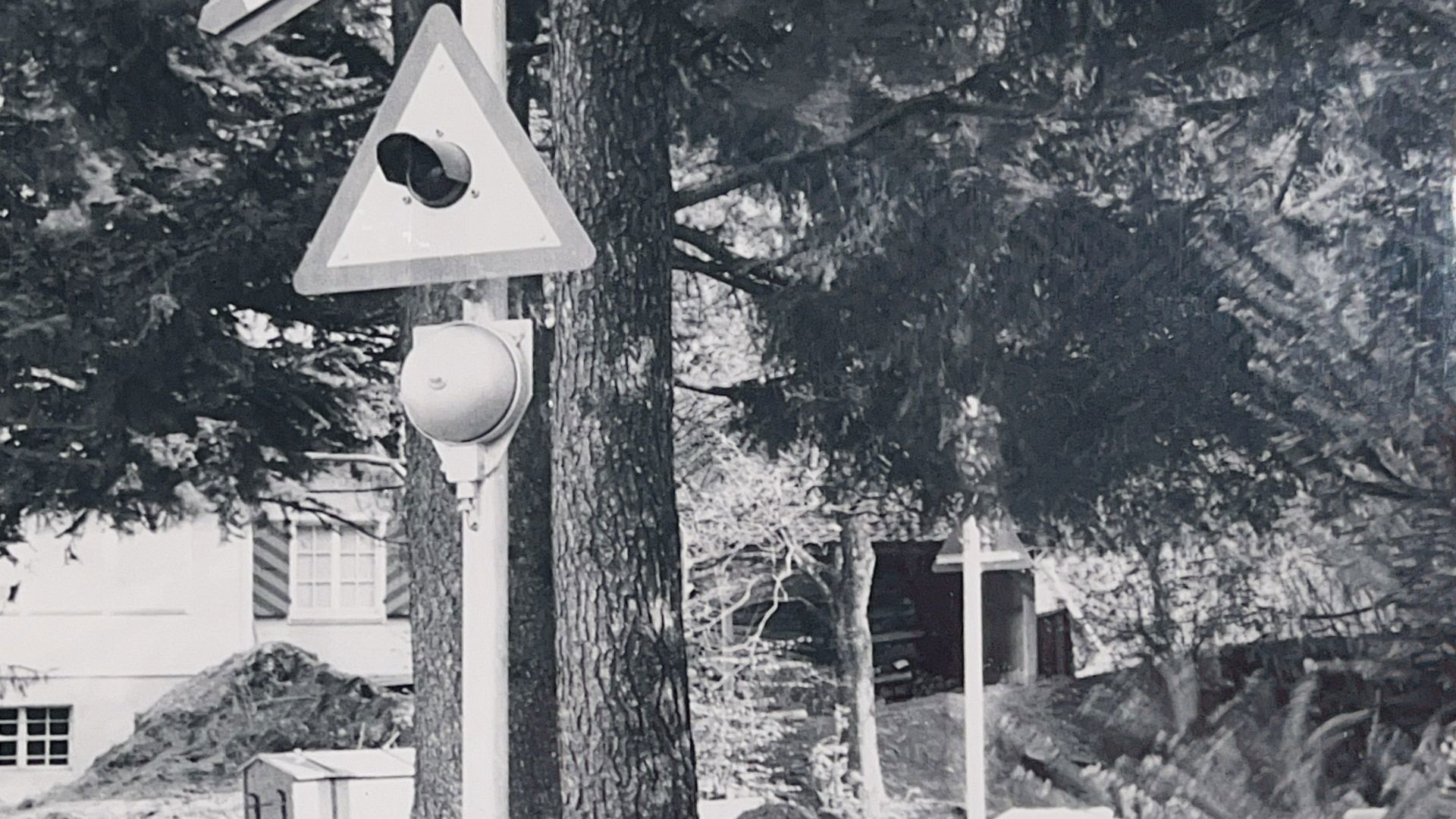 Eine Ampel bei der Kleineisenbahnstrecke.