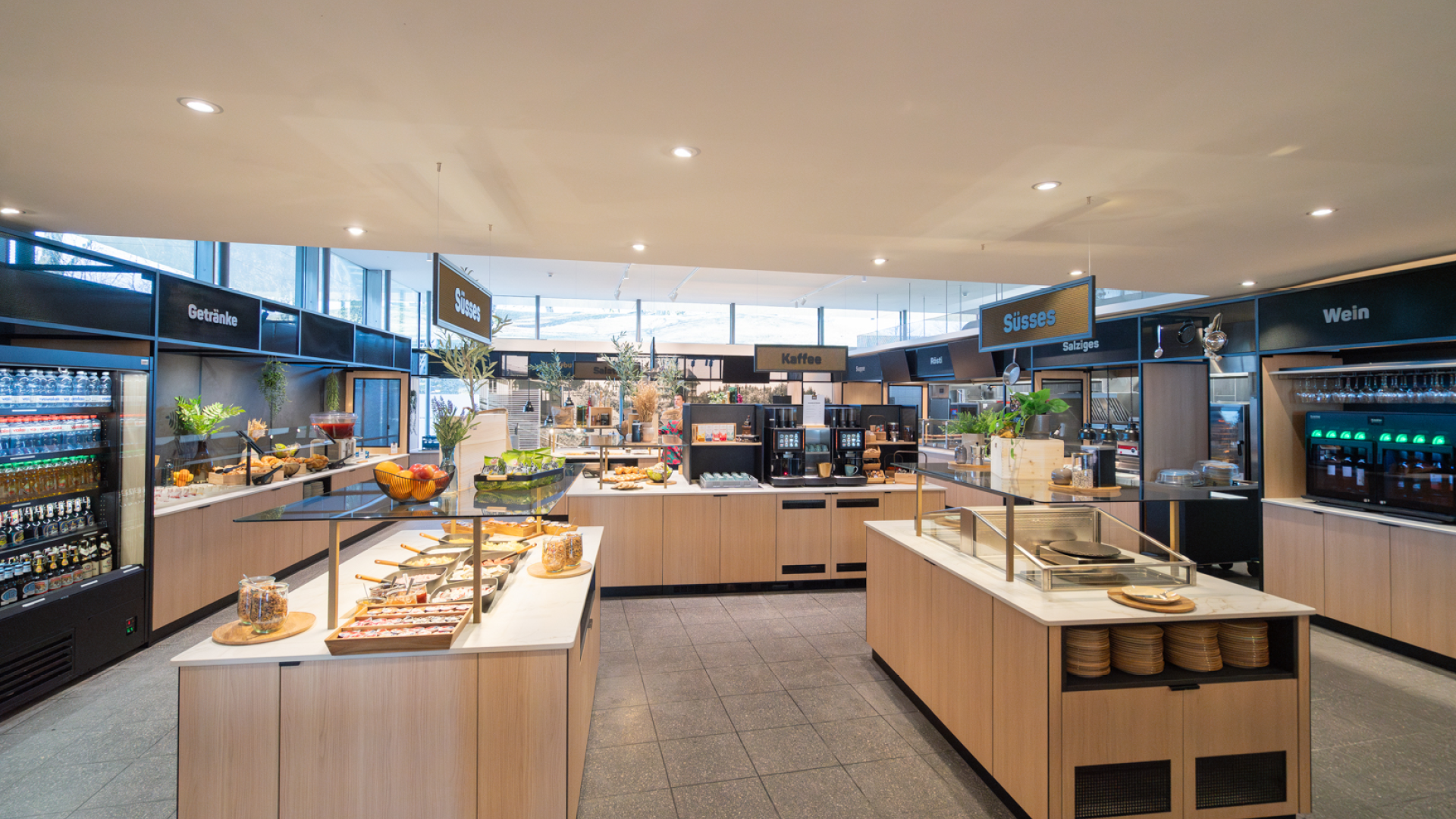 Der Buffetbereich vom Selbstwahlrestaurant Huusbüffe