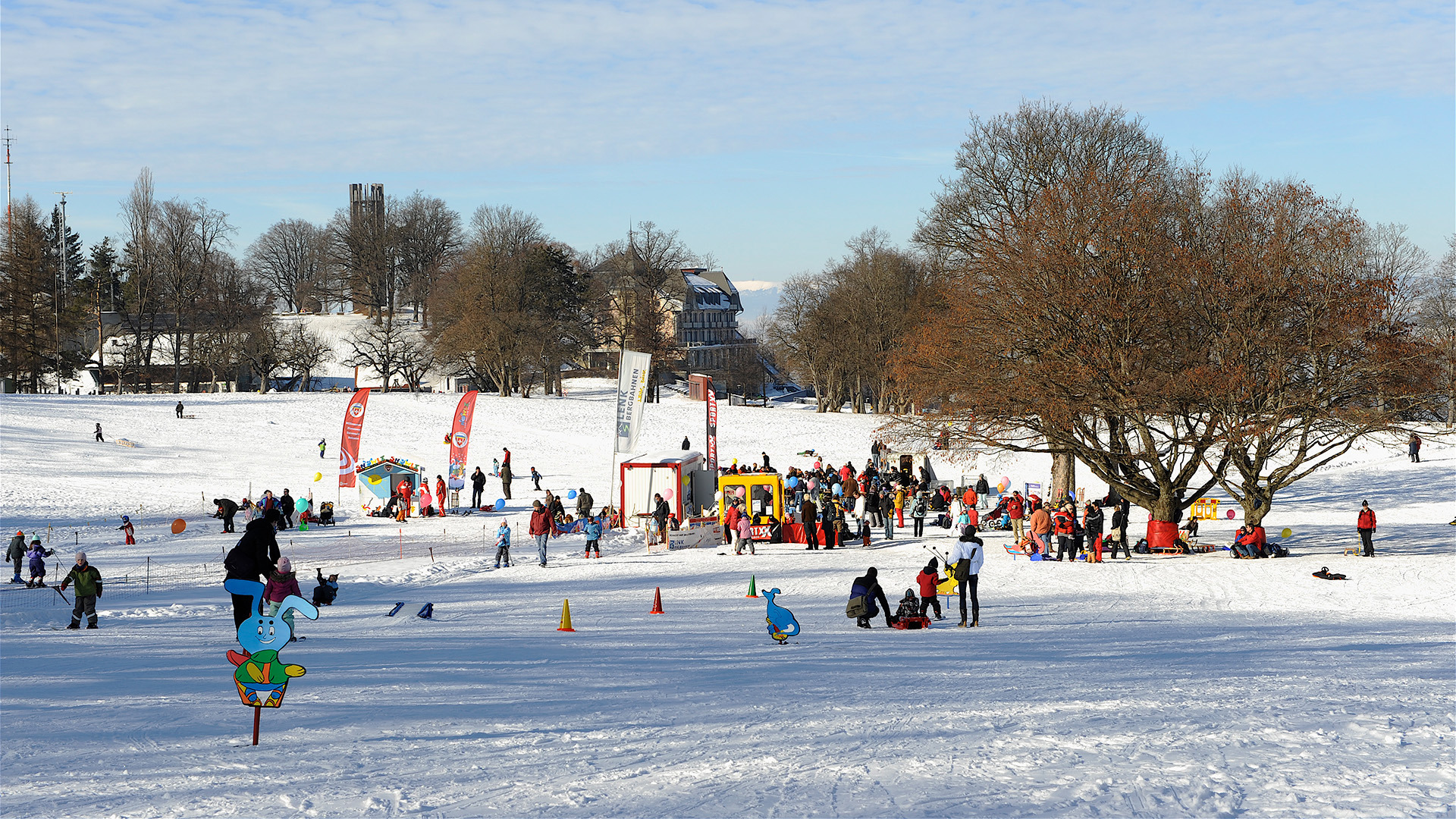 Skilandschaft des Gurten mit vielen Kindern