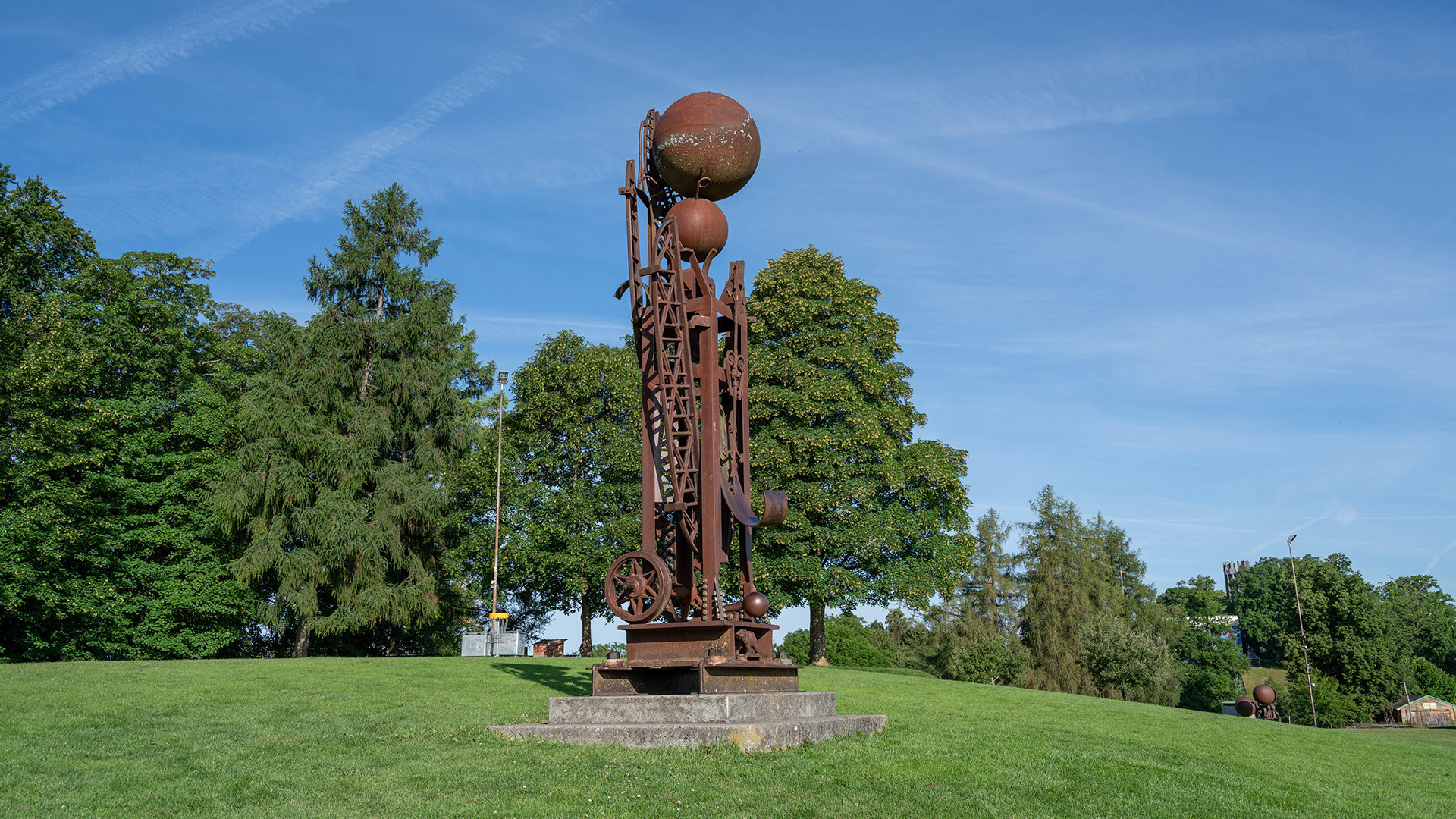Plastische Kunst im Park von Ursi und Bernhard Luginbühl sowie Silvio Mattioli