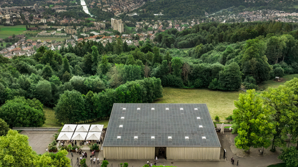 Der Pavillon aus der Vogelperspektive mit Sicht auf Bern.