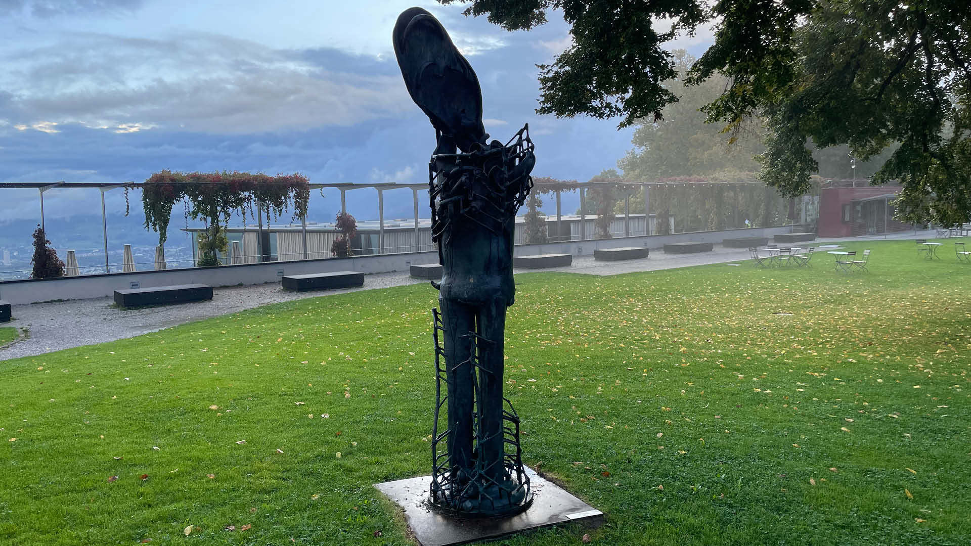 Eine Skulptur von Ursi Luginbühl auf dem Gurten