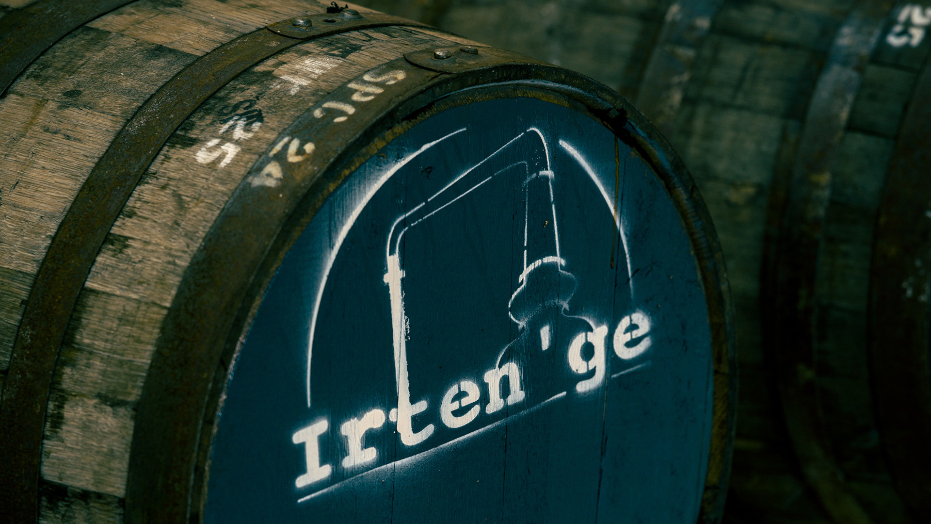 Whisky-Fass mit dem Logo von Irten'ge
